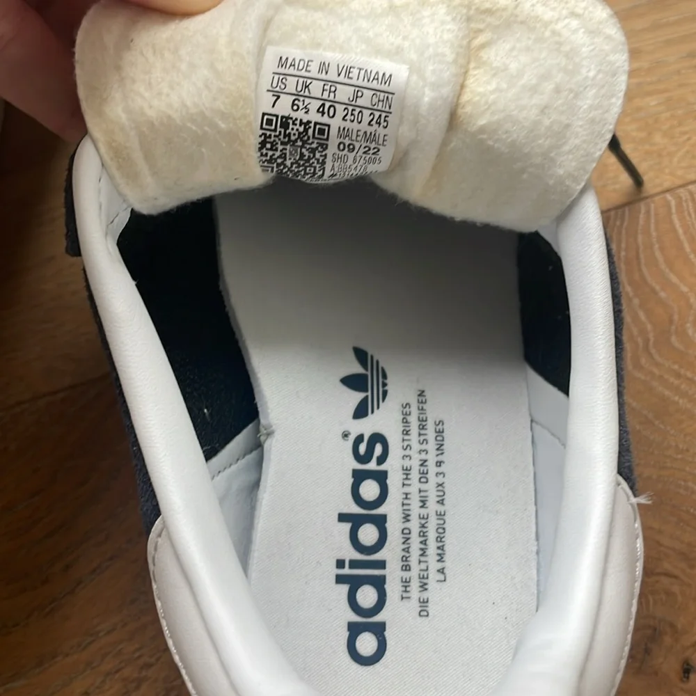 Adidas Originals Gazelle Sneakers in Collegiate Navy and White Mens 7 Womens 8 - Picture 9 of 10